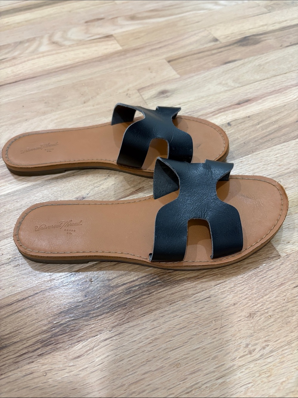 Universal Thread Black Slide Sandals with Tan Footbed - Picture 2 of 3